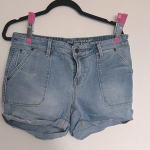 GAP GIRLFRIEND SHORTS LIGHT WASH SIZE 8/29